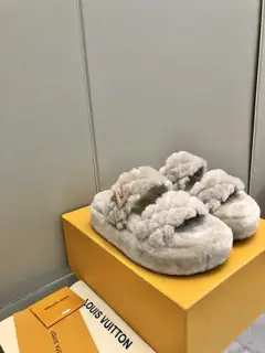 Louis Vuitton new wool slippers