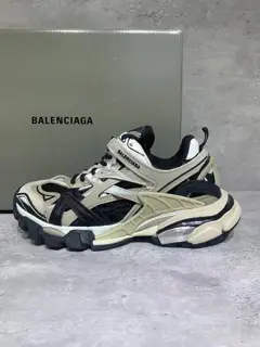 Balenciaga Track 4.0 Balenciaga 4th generation Added a new design While continuing the