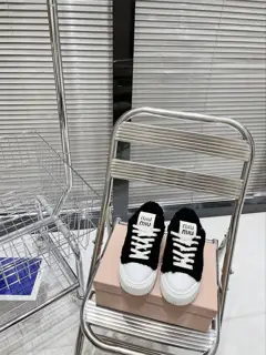 Miu Miu Miu Early Autumn Wool Sneakers New Casual Shoes Thick-soled White Shoes Simple grid