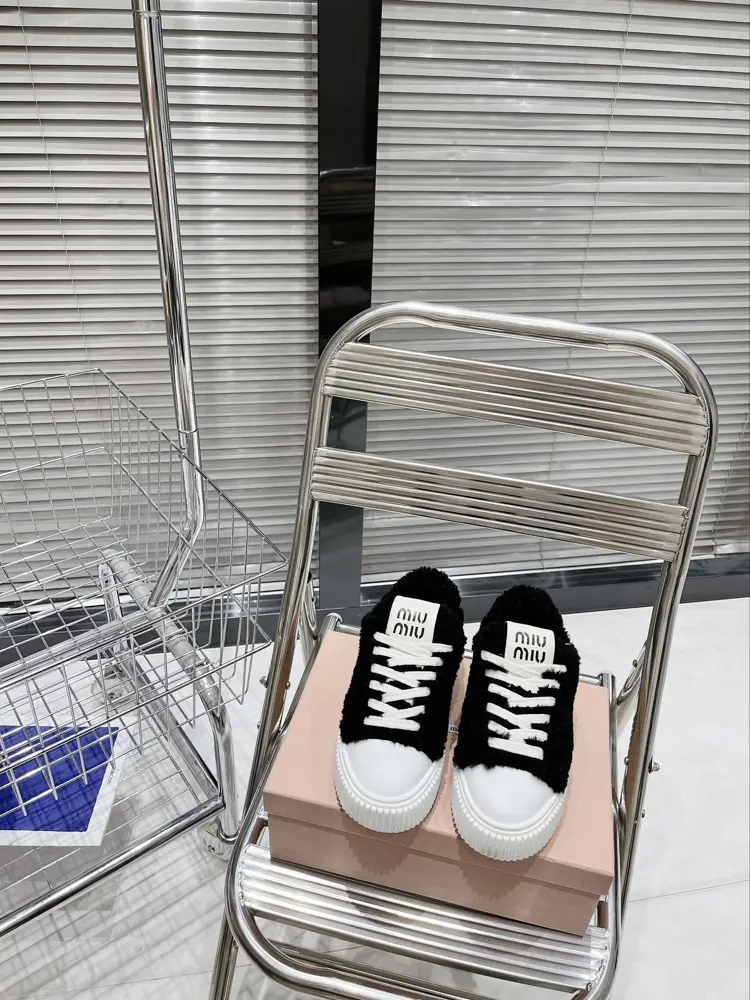 Miu Miu Miu Early Autumn Wool Sneakers New Casual Shoes Thick-soled White Shoes Simple grid