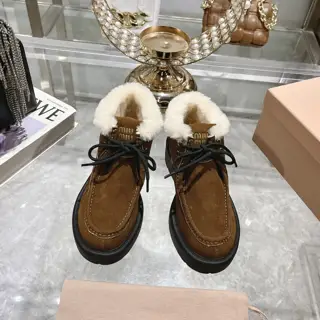 Miu Miu Miu 24 autumn and winter hot style is long overdue. It is a height-increasing