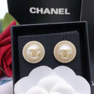 Chanel Diamond Pearl Round Earrings