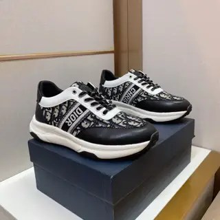 Dior sports casual shoes. The upper