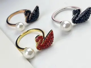 Swarovski Swan Ring