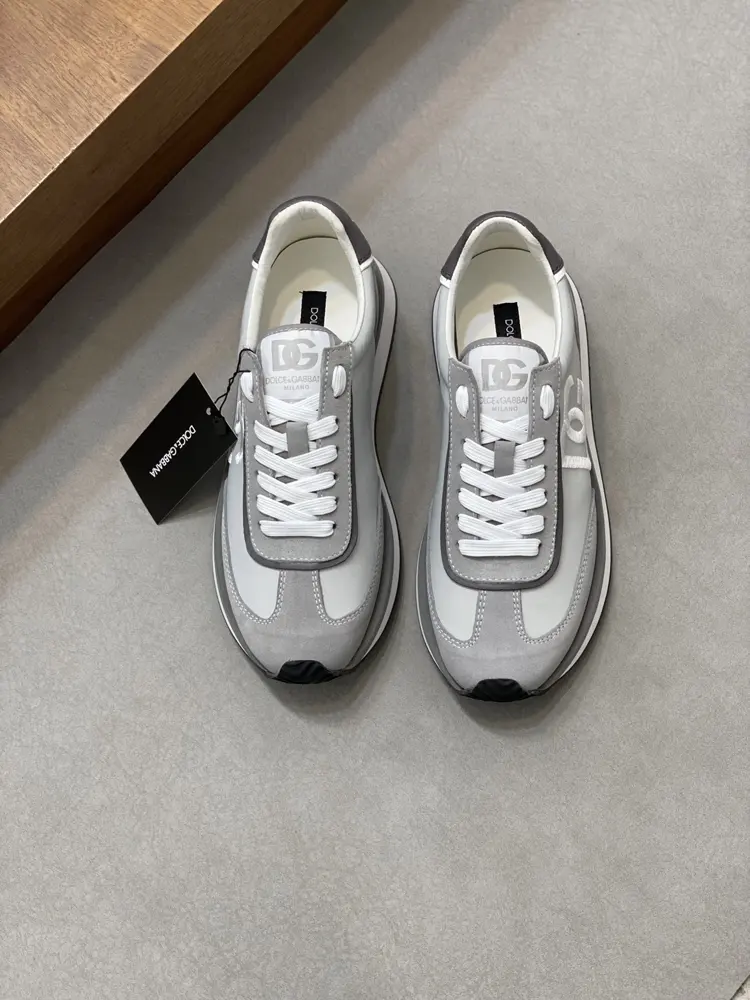 Dolce & Gabbana men’s sports and casual shoes. Top-quality original goods from the counter