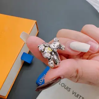 Louis Vuitton ring