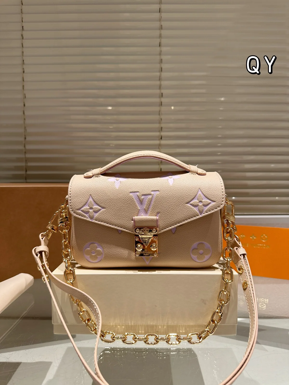 Louis Vuitton Pochette