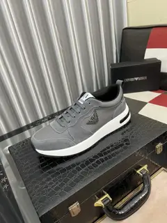Armani new casual shoes are on sale. Upper cowhide + leather lining