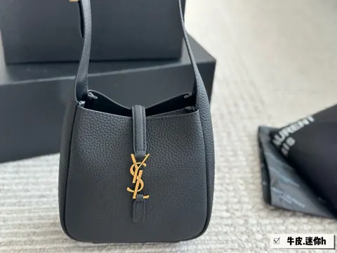 Yves Saint Laurent Hobo