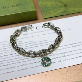 The latest classic Gucci bracelet. Exquisite. Both the style and the texture are absolutely
