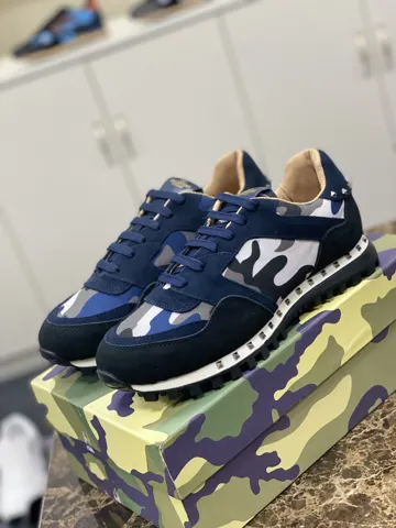 Valentino camouflage casual sneakers The material and workmanship are impeccable