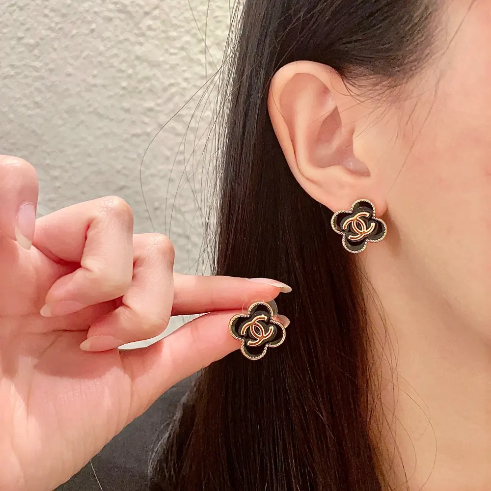 Chanel second-hand earrings