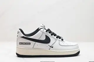 NIKE AIR FORCE 1’07 Sneakers