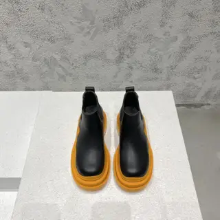 BOTTEGA VENETA Couple’s Short-barrel Wave-bottom Series Martin Boots
