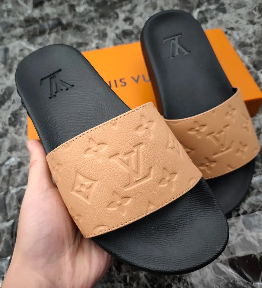 Louis Vuitton slippers