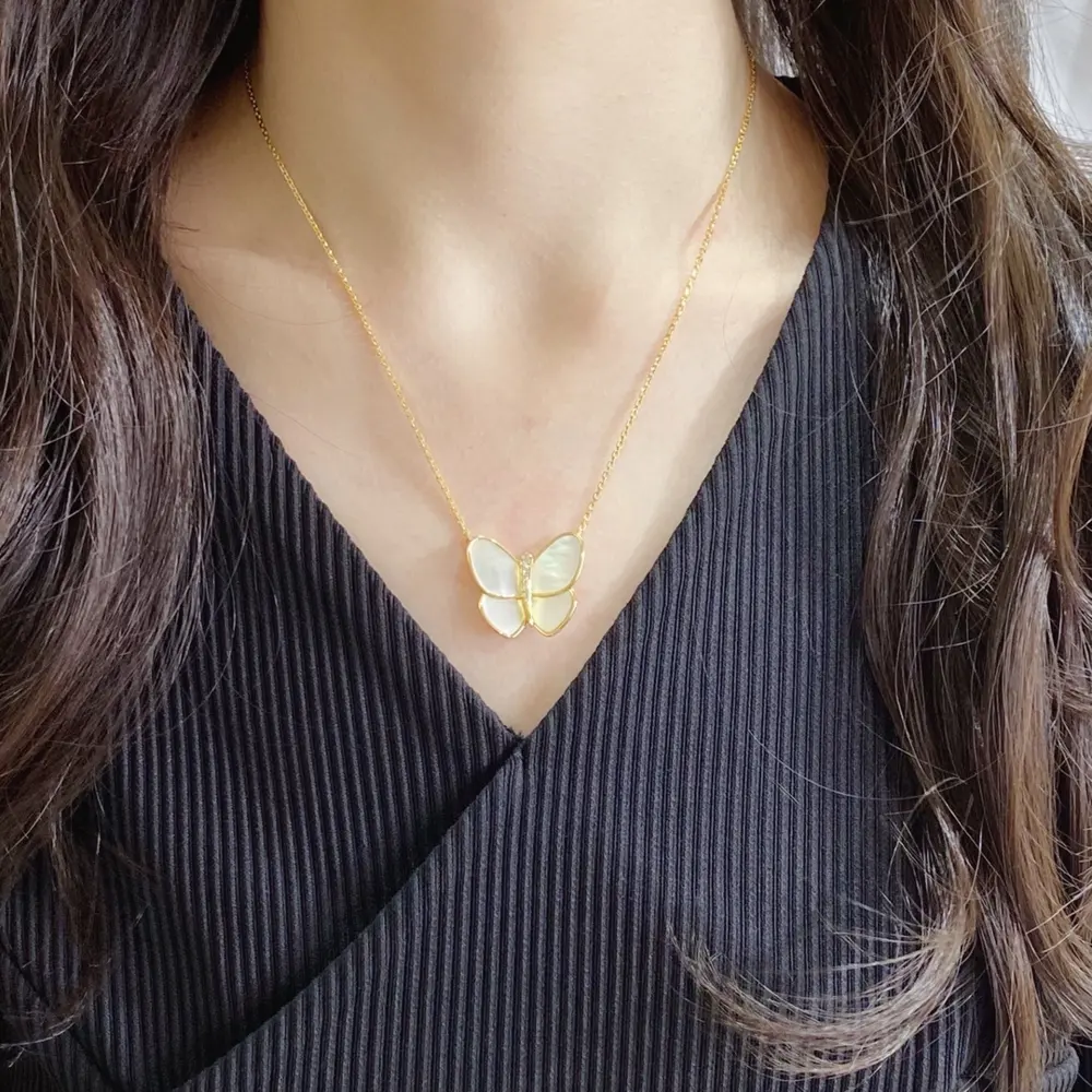 Van Cleef & Arpels High-end white mother-of-pearl butterfly necklace