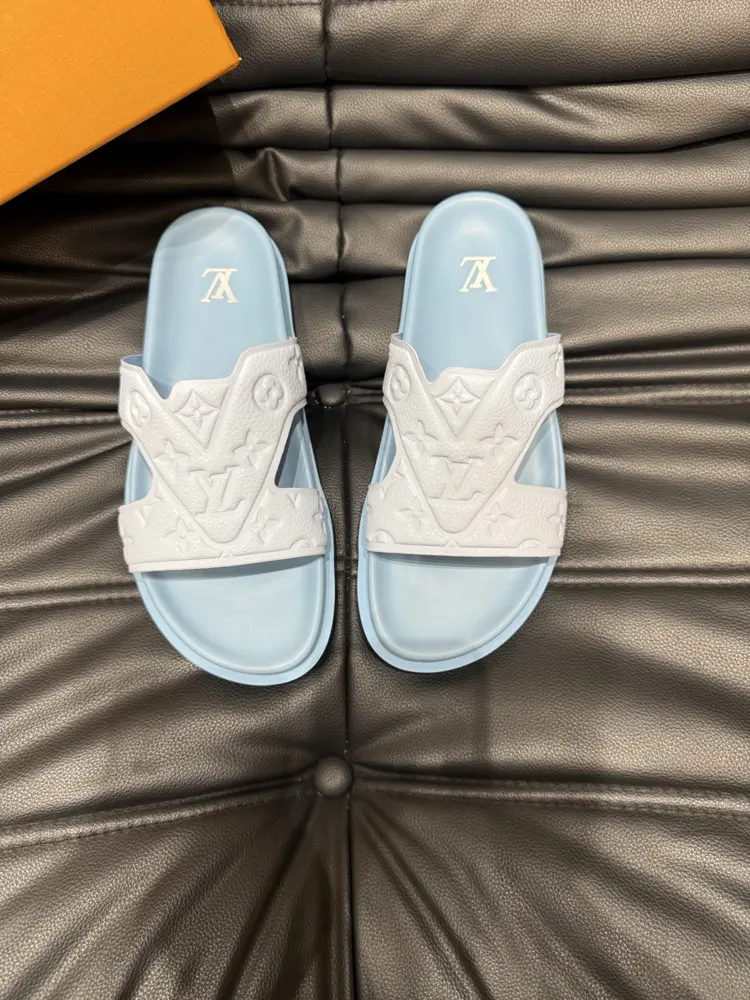 Louis Vuitton slippers