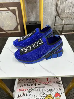 DSQUARED2 casual sports shoes are on sale at the same time in Z cabinet