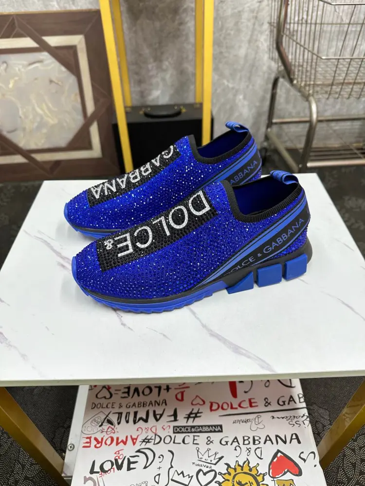 DSQUARED2 casual sports shoes are on sale at the same time in Z cabinet