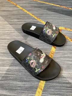 Gucci couple flip flops
