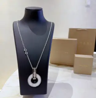 Bvlgari DIVAS’ DREAM series is in perfect condition and has invincible details. The unique