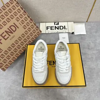 Fendi Retro Contrast Color Sneakers Fend* Match compact design sneakers with retro label on