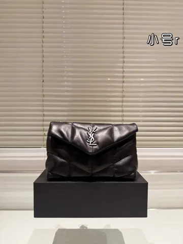Yves Saint Laurent Chanel 19