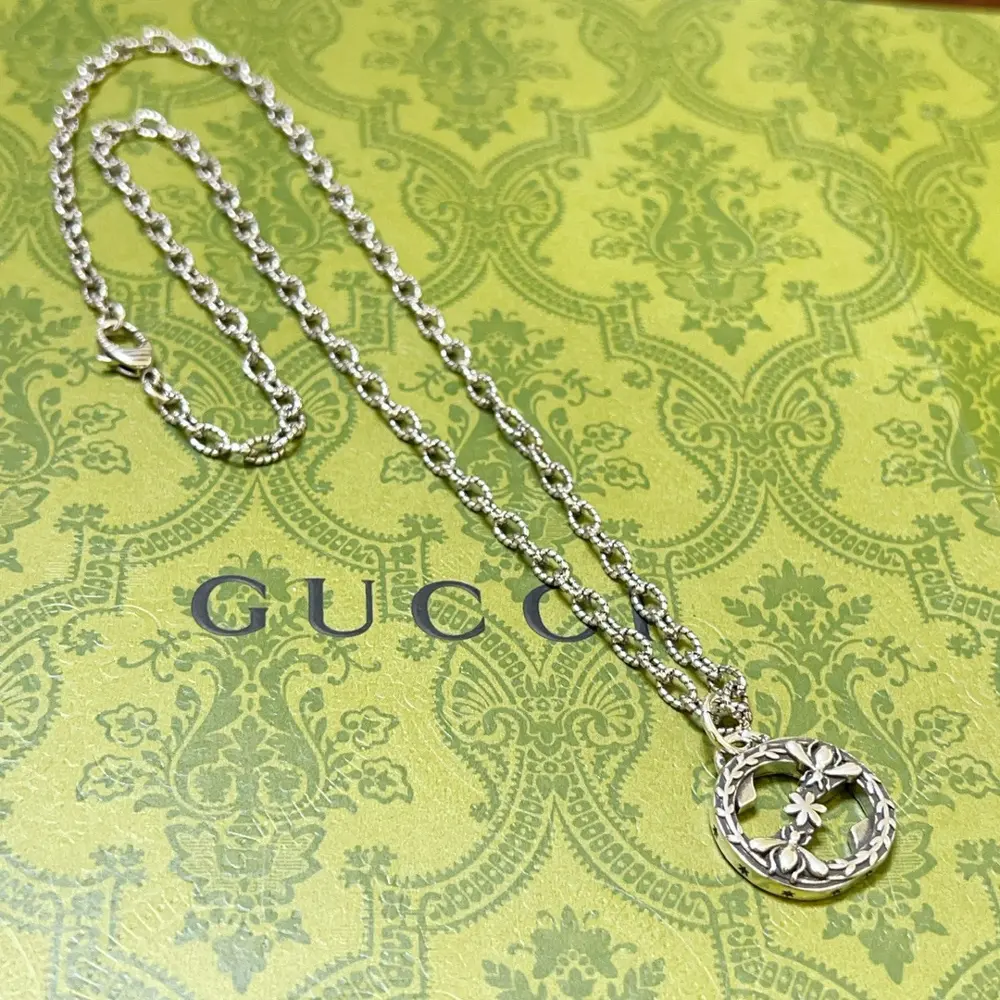 Gucci The latest Gucci necklace with a higher grade chain