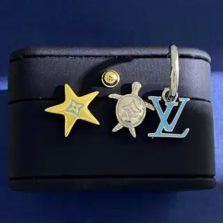 Louis Vuitton C-shaped pendant blue oil drop LV letter diamond flower turtle tortoise