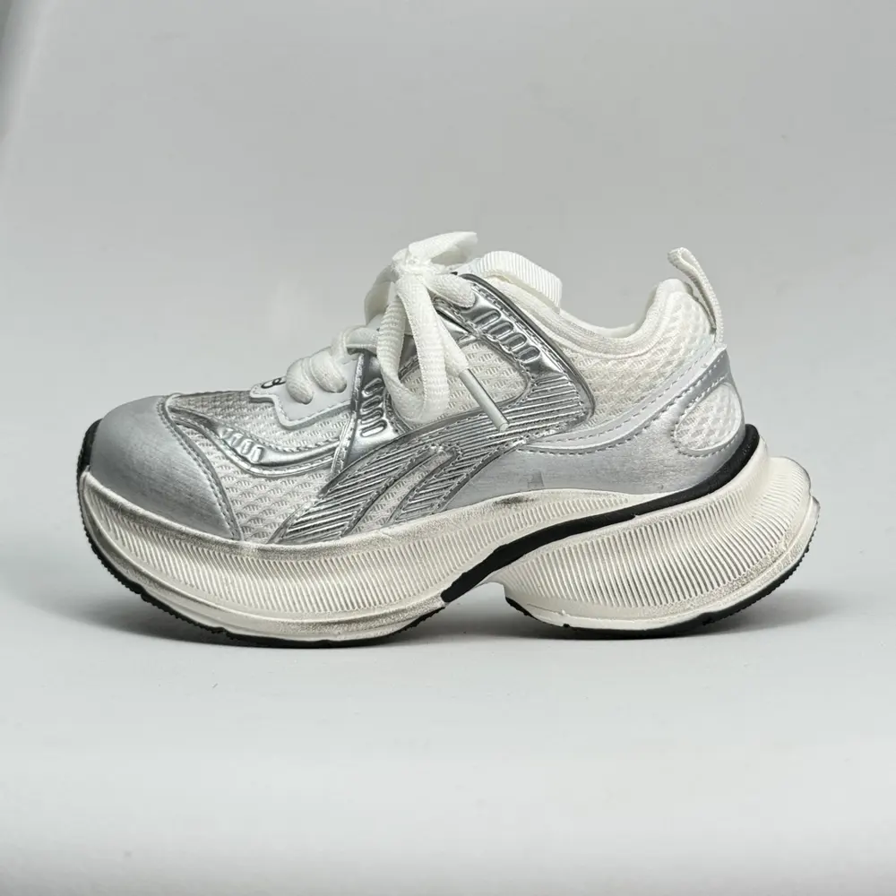 Balenciaga stylish and versatile dad shoes
