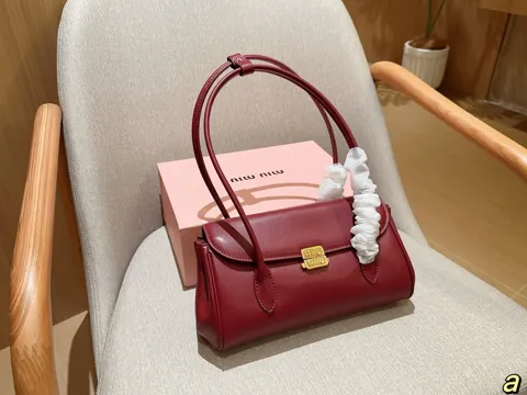 MiuMiu Baguette
