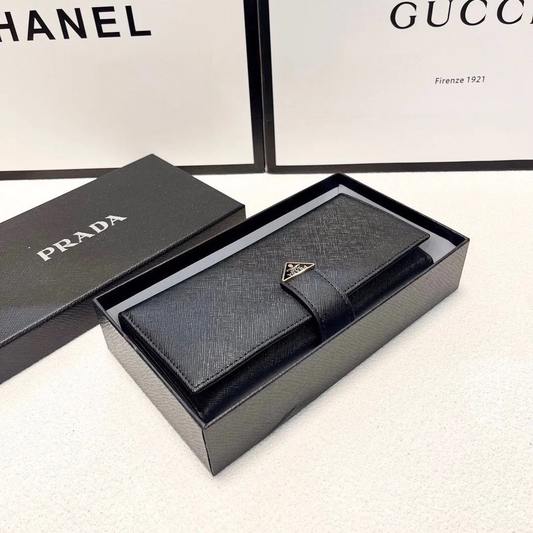prada Wallet