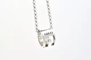GUCCI glossy hollow necklace