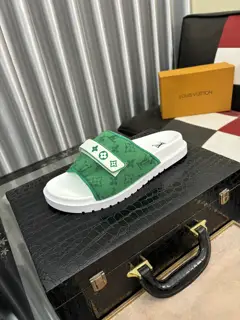 Louis Vuitton men’s slippers are now on sale at the counter