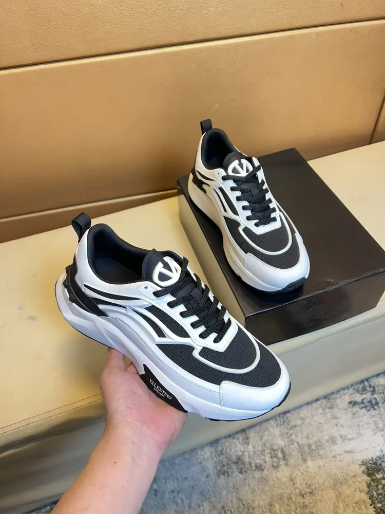 Valentino versatile fashion men’s shoes