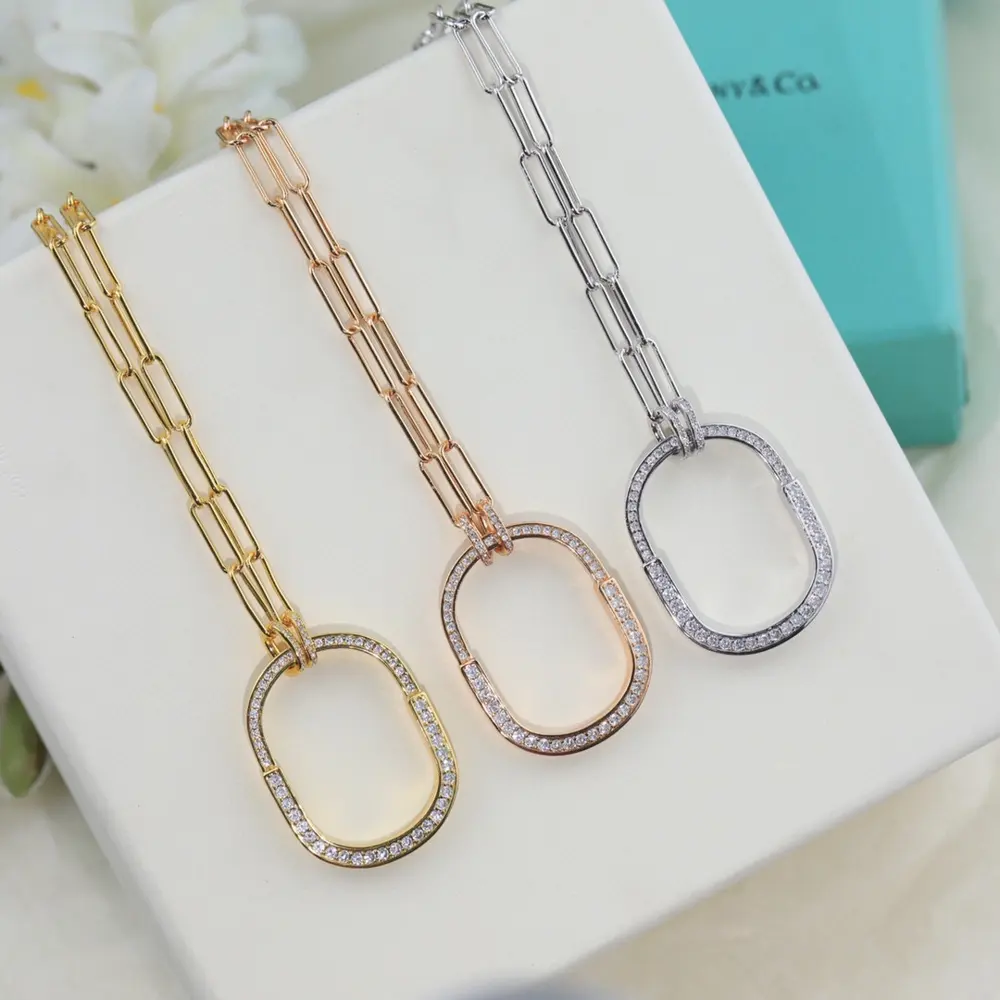 Tiffany’s new necklace Tiffany LOCK ROSE joint series The sparkling light of the inlaid