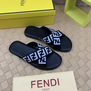 Fendi slippers are synchronized with the counter. The upper