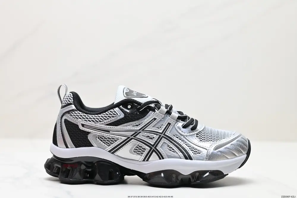 ASICS uses environmentally friendly space leather combined with breathable mesh upper 1203A270-022