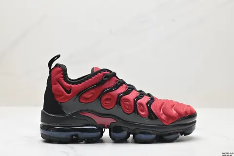 Nike Air Max Plus is the representative of Nike’s alternative shoes. TN It was born in 1996 924453-006