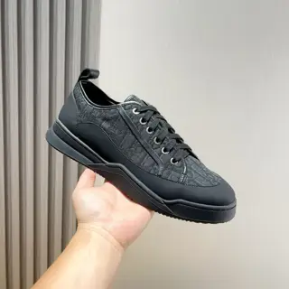 Dior casual sports shoes Sold simultaneously at the counter