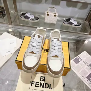 FENDI’s latest sneakers for men and women Versatile style