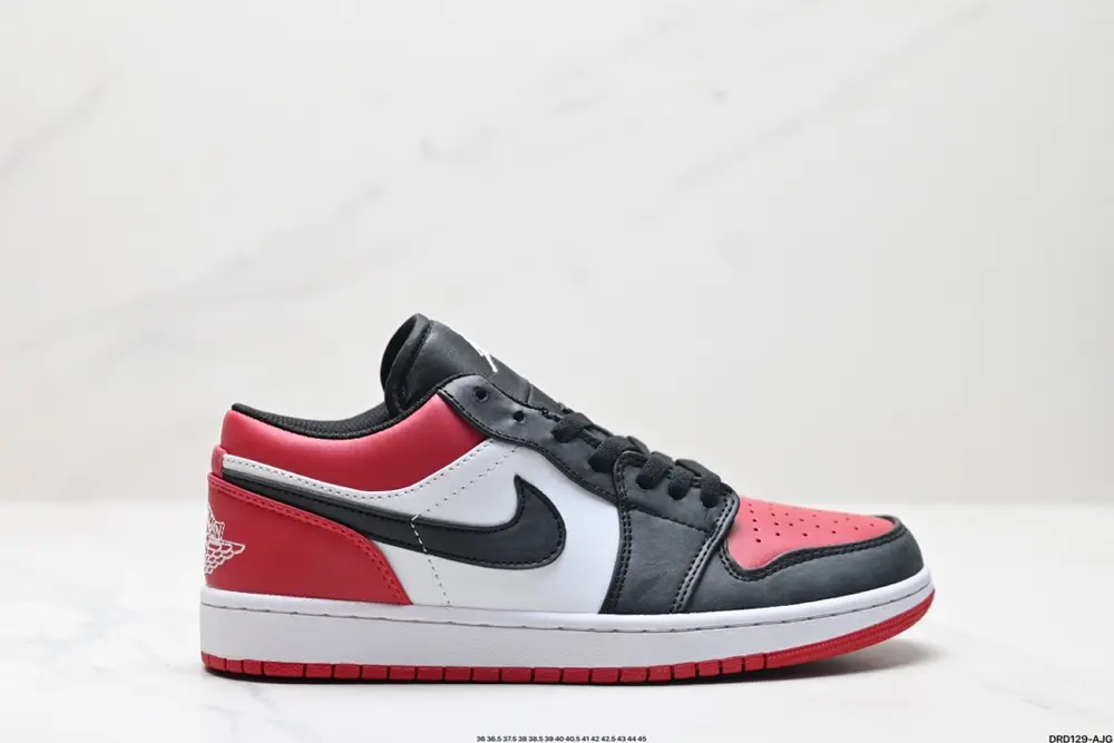Nike Air Jordan 1 Low Sneakers DC0774-105