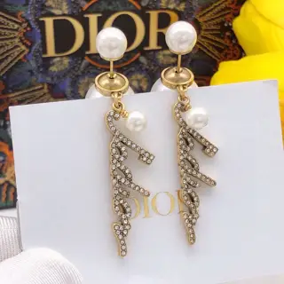 Dior original new product DIOR letter size pearl earrings high-end quality