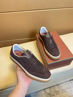 Brunello Cucinelli low-top sneakers Classic yarns inspire the sophistication and sporty