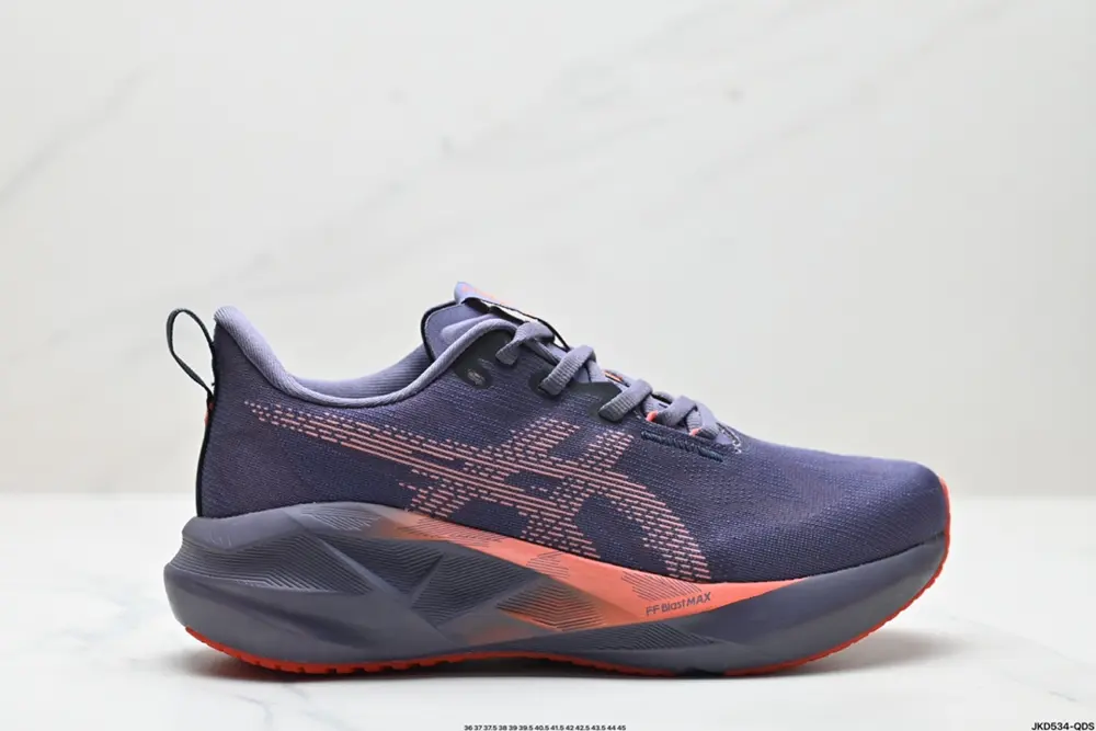 ASICS NOVABLAST 5 LE Lightweight Running Shoes 1011B974-100
