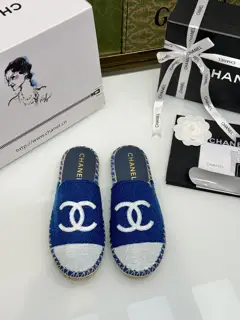 Chanel’s new half-up CHANEL sequined shoes Chanel linen rope sole fisherman shoes. The upper