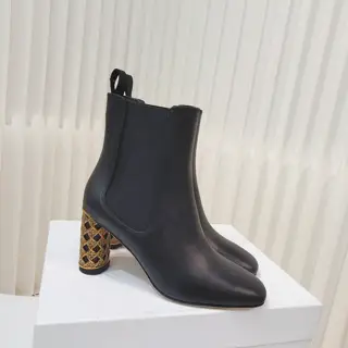 Dior High Heel Ankle Boots This Dior Icon Heeled Ankle Boot is a new product in the 2024