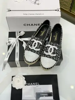 Chanel Fisherman’s Shoes Top Edition The inner lining and foot pads