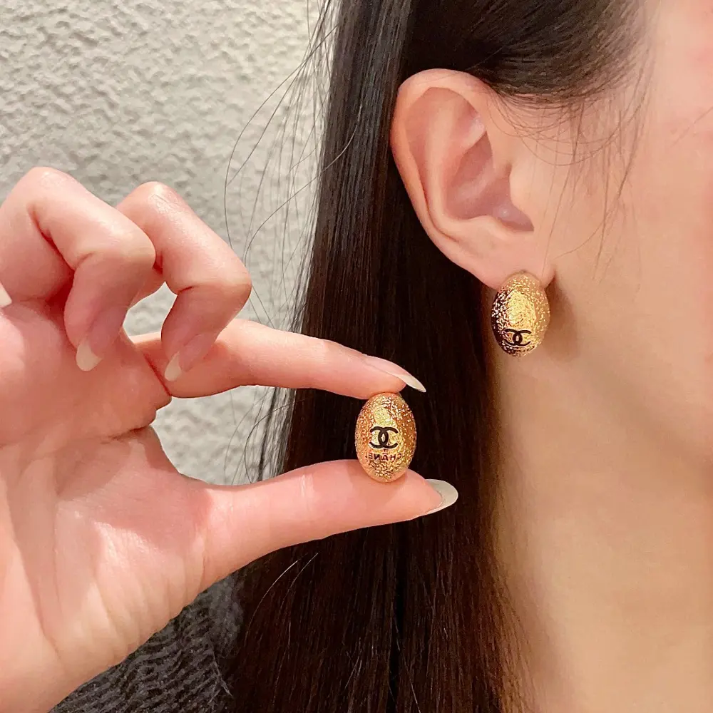 Chanel second-hand earrings