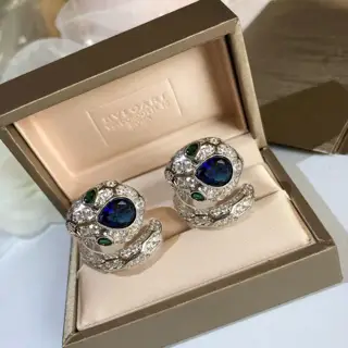 Bvlgari Big Headed Snake Sapphire Snake Ring . Paying tribute to the animal with its